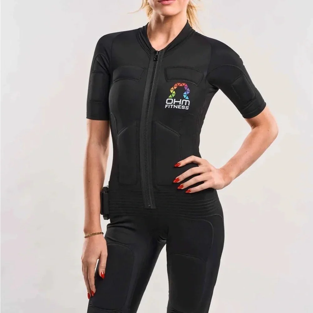 Black Women's Fitness Suit - Picture 3 of 3